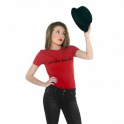 Camiseta manga corta roja letras de carita bonita negras